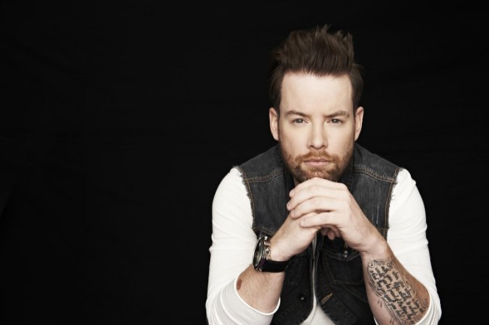 David Cook - Rolling in the Deep (Live Acoustic)